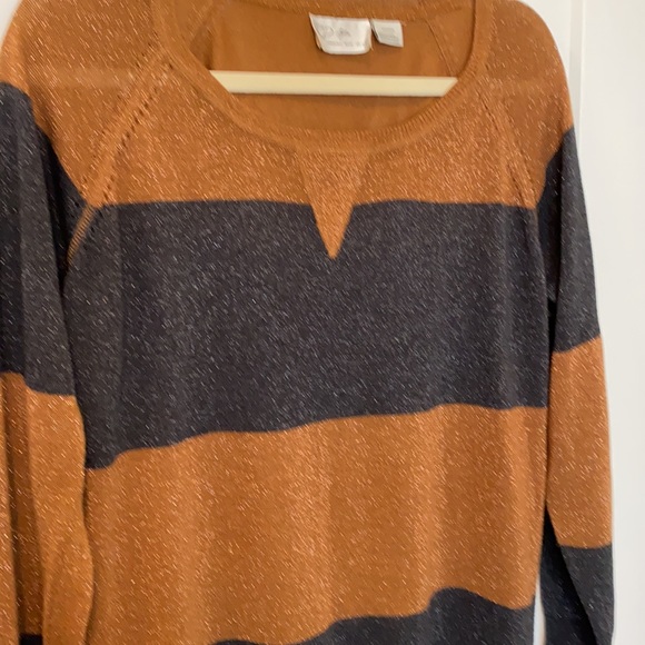 Women’s Size Medium Shimmer Top - Picture 2 of 6